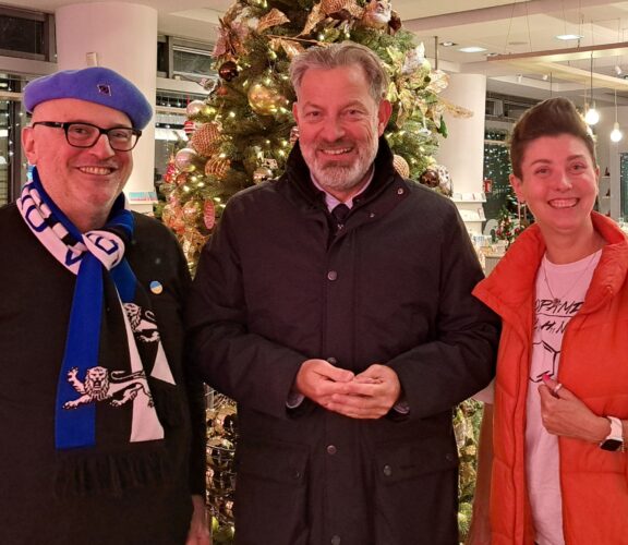 Spyridion Aslanidis (Vorsitzender LP), Stadtpräsident Henning Schumann und Maria Reznikova (stv. Vorsitzende LP)